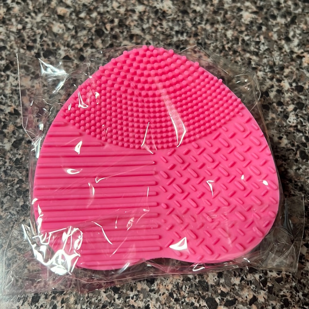 🆕 Makeup Brush Silicone Cleaning Tool